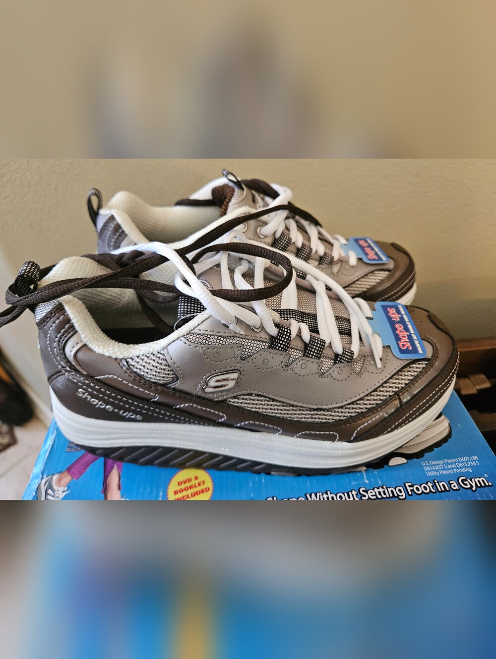 Skechers Shape-ups Women's Athletic Shoes with DVD & Booklet NIB